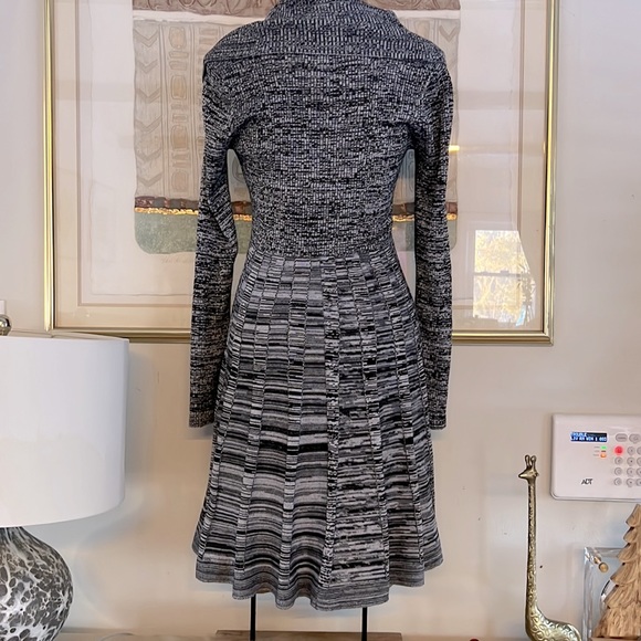 Dana Buchman sweater dress - Picture 3 of 5